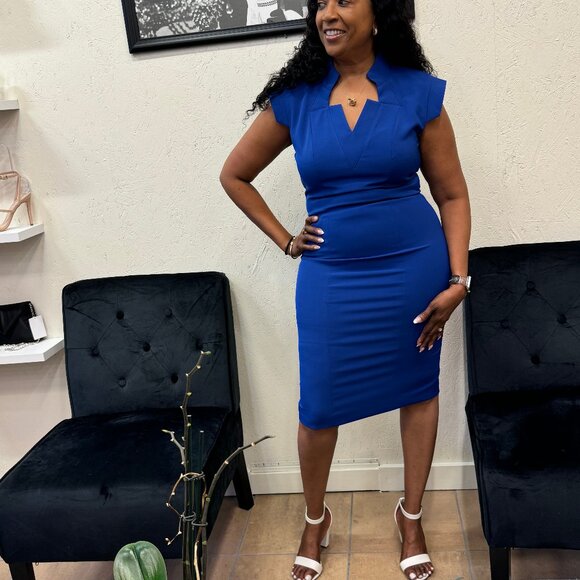 Dresses & Skirts - Sleeveless Notch Neck Midi Dress